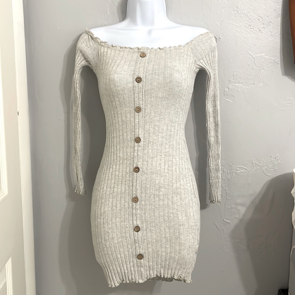 Off the shoulder mini dress from fashion nova, bought it and wore it once.
